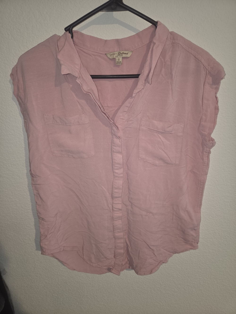 Velvet Heart Light Pink Sleeveless Button-Down Blouse